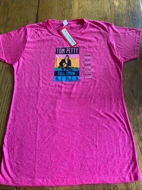 New Tom Petty Full Moon Fever Hot Pink Tee Shirt. Women’s EX Large Size